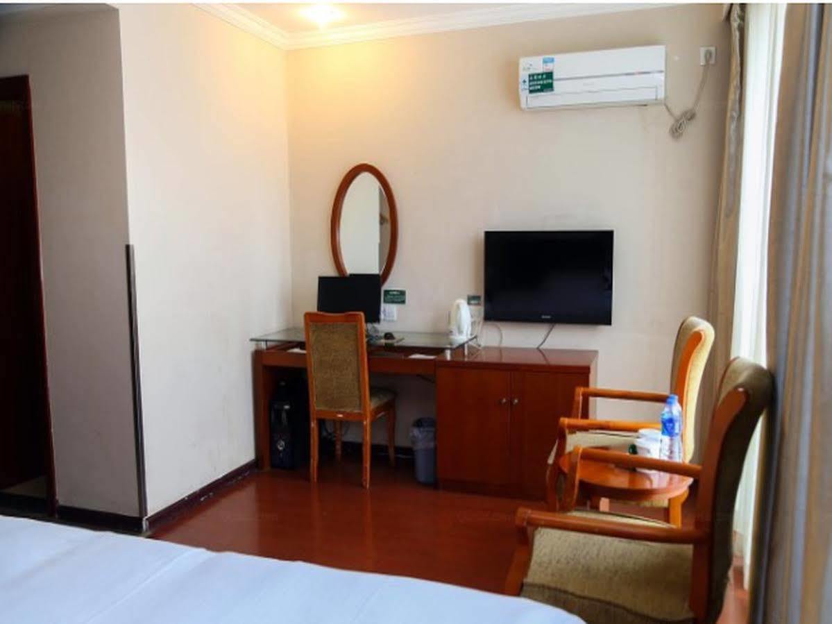 Greentree Inn Jiangsu Wuxi Hubin Business Street Business Hotel Exterior foto